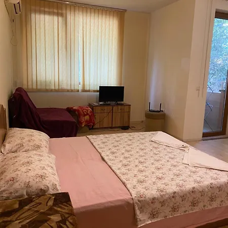 Apartment генерал столетов Warna